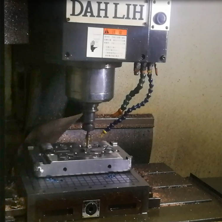 塑膠（jiāo）模具生產